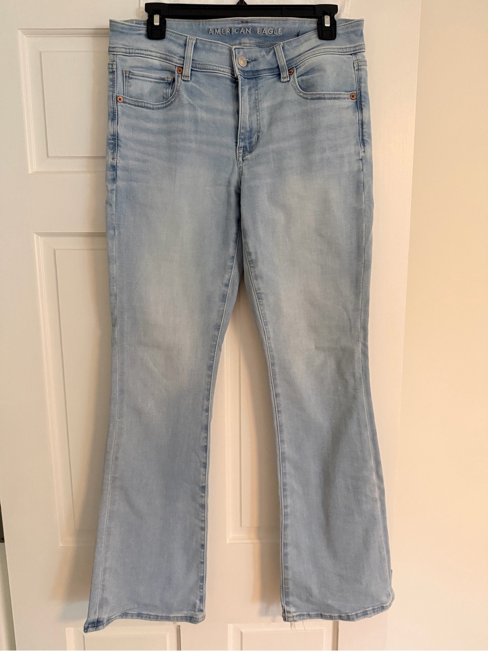 American Eagle Outfitters Women’s Light Wash Bootcut Jeans - Light Blue size 8